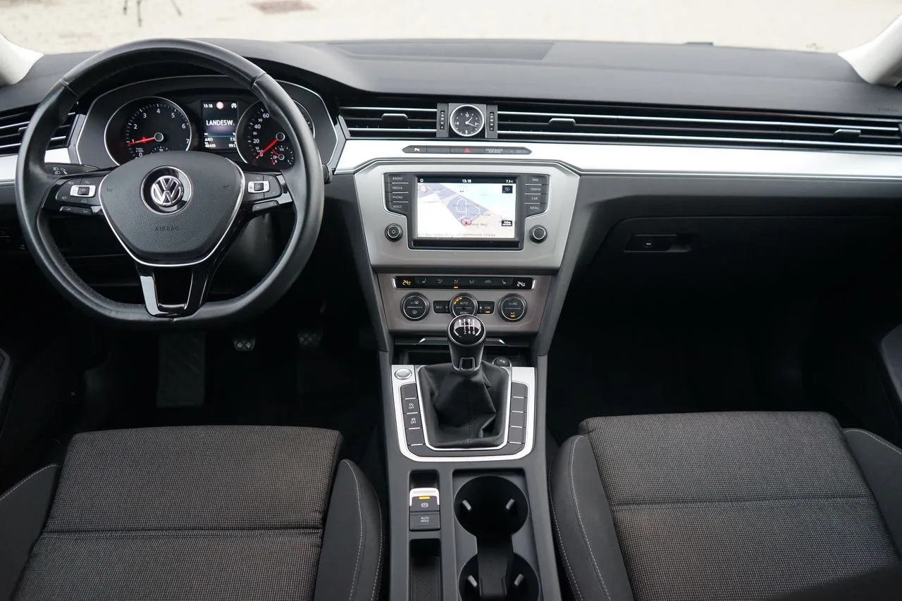 Volkswagen Passat Variant 1.8 TSI...  Image 6