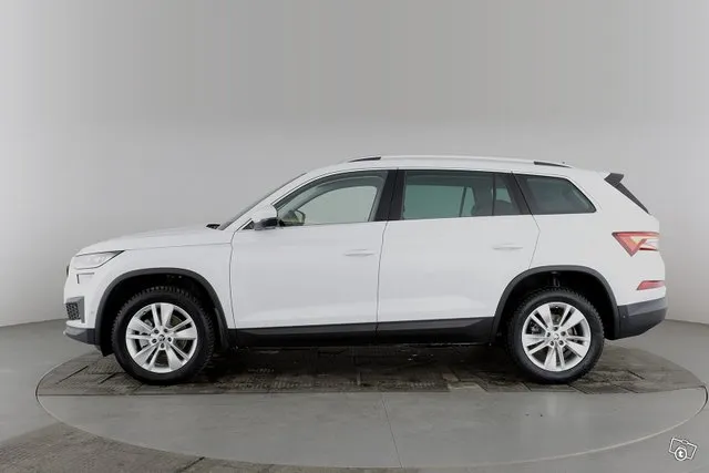 Skoda Kodiaq 1.5 TSI ACT Style DSG Autom. *7-paikkainen / Lisälämmitin / Vetokoukku / Navigointi / Sähköpenkit muistilla / Sähkötoiminen takaluukku* - Autohuumakorko 1,99%+kulut - Image 2