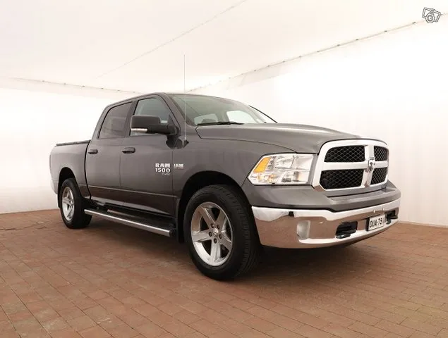 Ram 1500 Classic SLT 5.7 V8 Hemi 4x4 - 5- Paikkainen, Ratinl Image 1