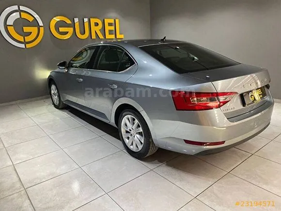 Skoda SuperB 1.6 TDI Premium Image 3