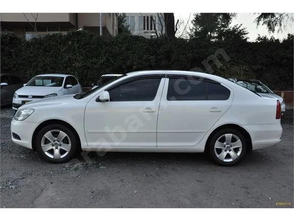 Skoda Octavia 1.4 TSI Ambiente Image 2