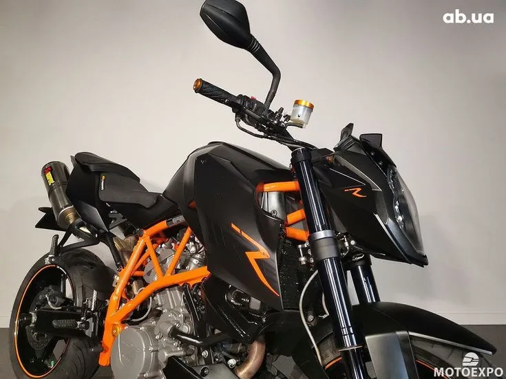 KTM 990 Image 4